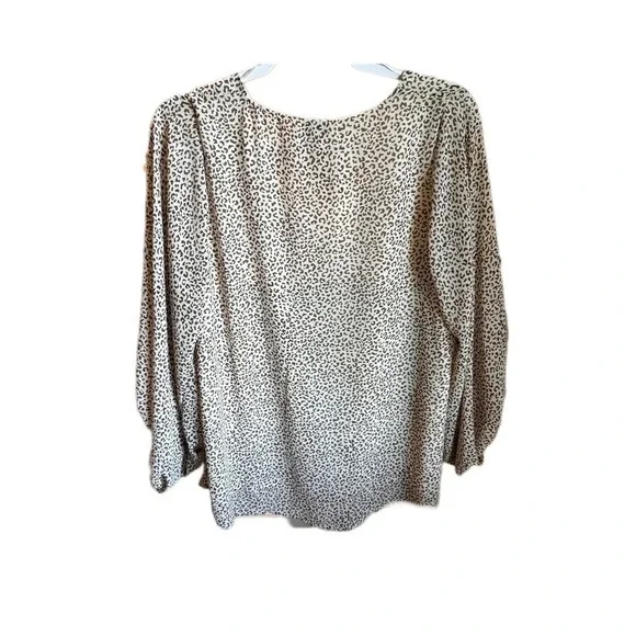 Women's Animal Print Small Over-sized Blouse - Picture 4 of 6